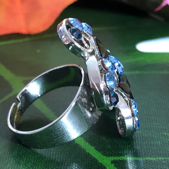 Blue Rhinestones Ring - Picture 3 of 7